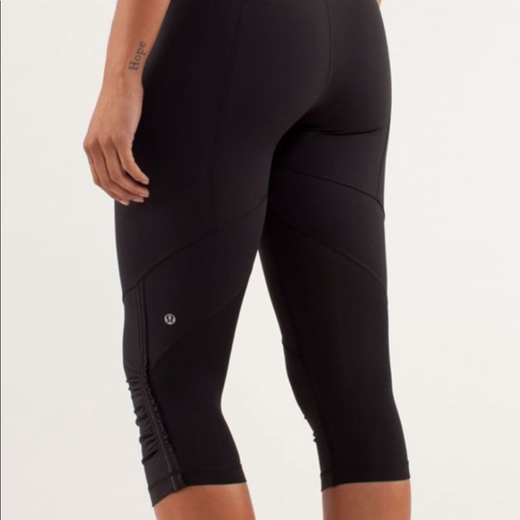 lululemon athletica Pants - Rare Lulu lemon cropped capris leggings
